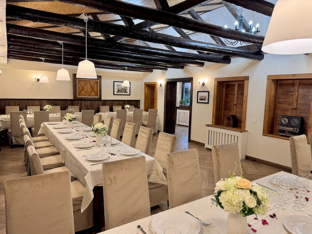Poze salon Event Room_6148 salon parastase sector 2