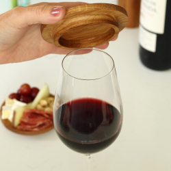 aperitiv charcuterie pahar de vin evenimente
