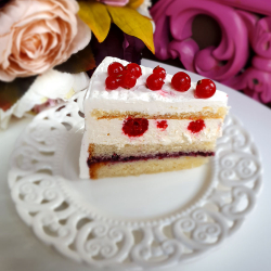 Tort cu fructe si frisca